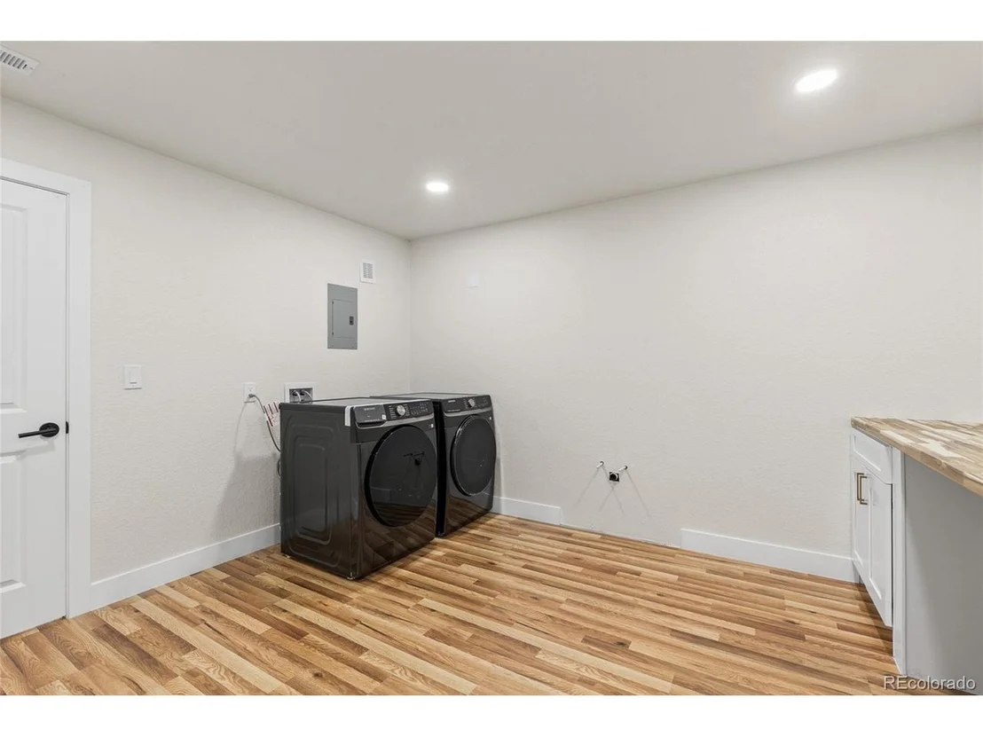 Photo of 7350 Field St