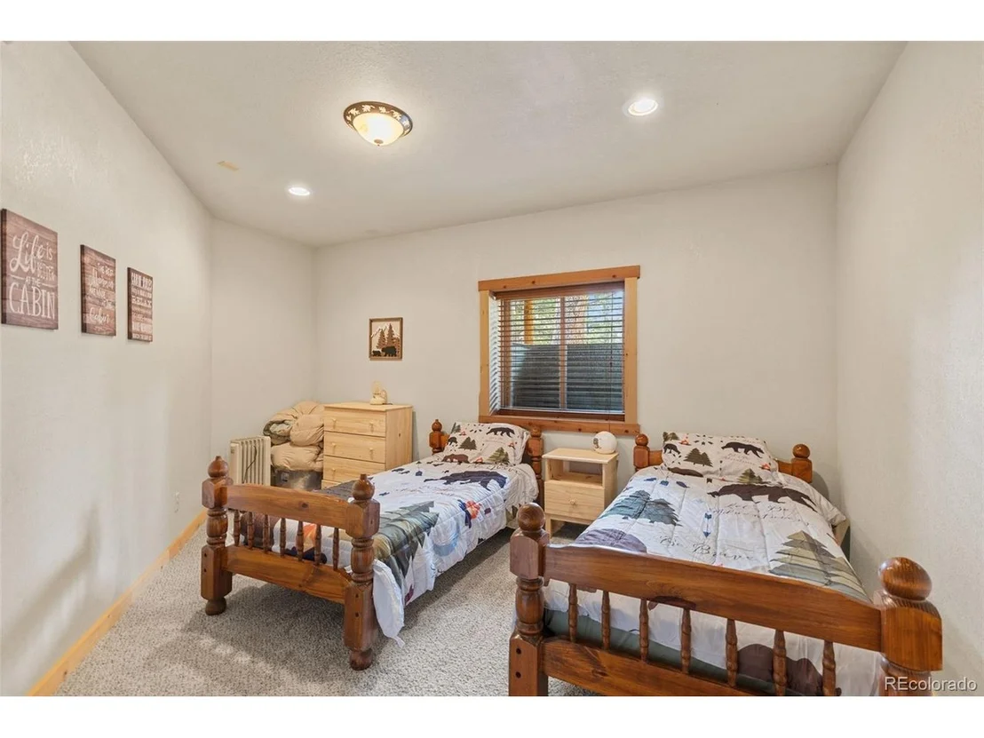 Photo of 559 Bellows Rd