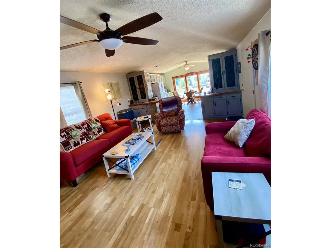 Photo of 921 Maple Dr