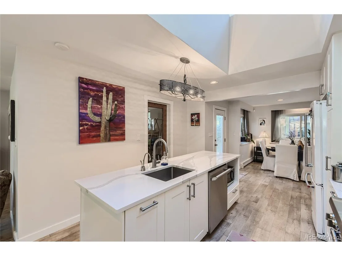 Photo of 161 3rd Ave