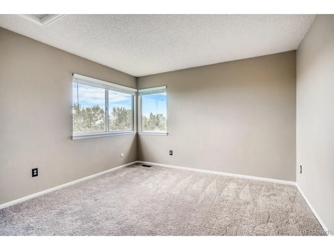 Photo of 11623 Laurel Ln