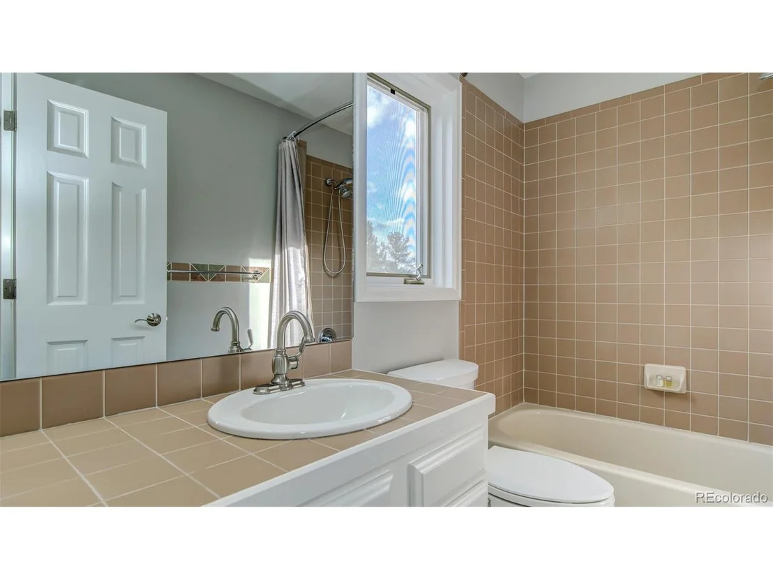 Photo of 1494 Deerpath Rd