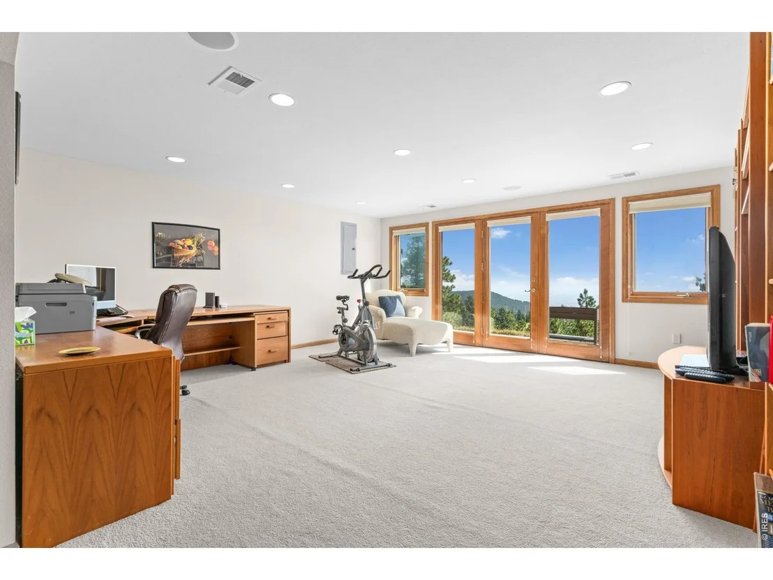 Photo of 716 Brook Rd