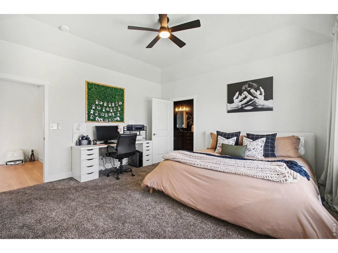 Photo of 8150 Benjamins Vw