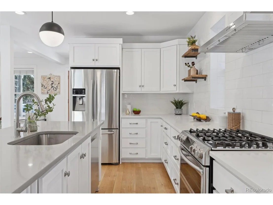 Photo of 3824 Lowell Blvd