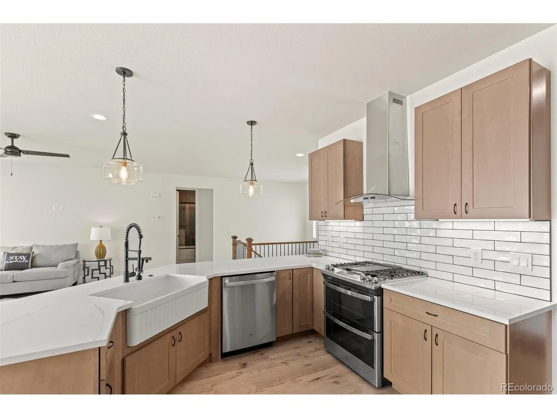 Photo of 122 7th Ave