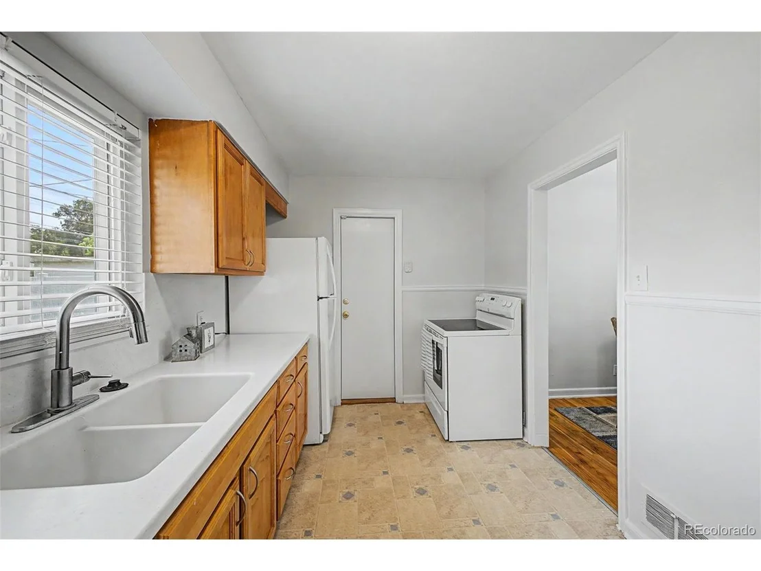 Photo of 1156 Lansing St