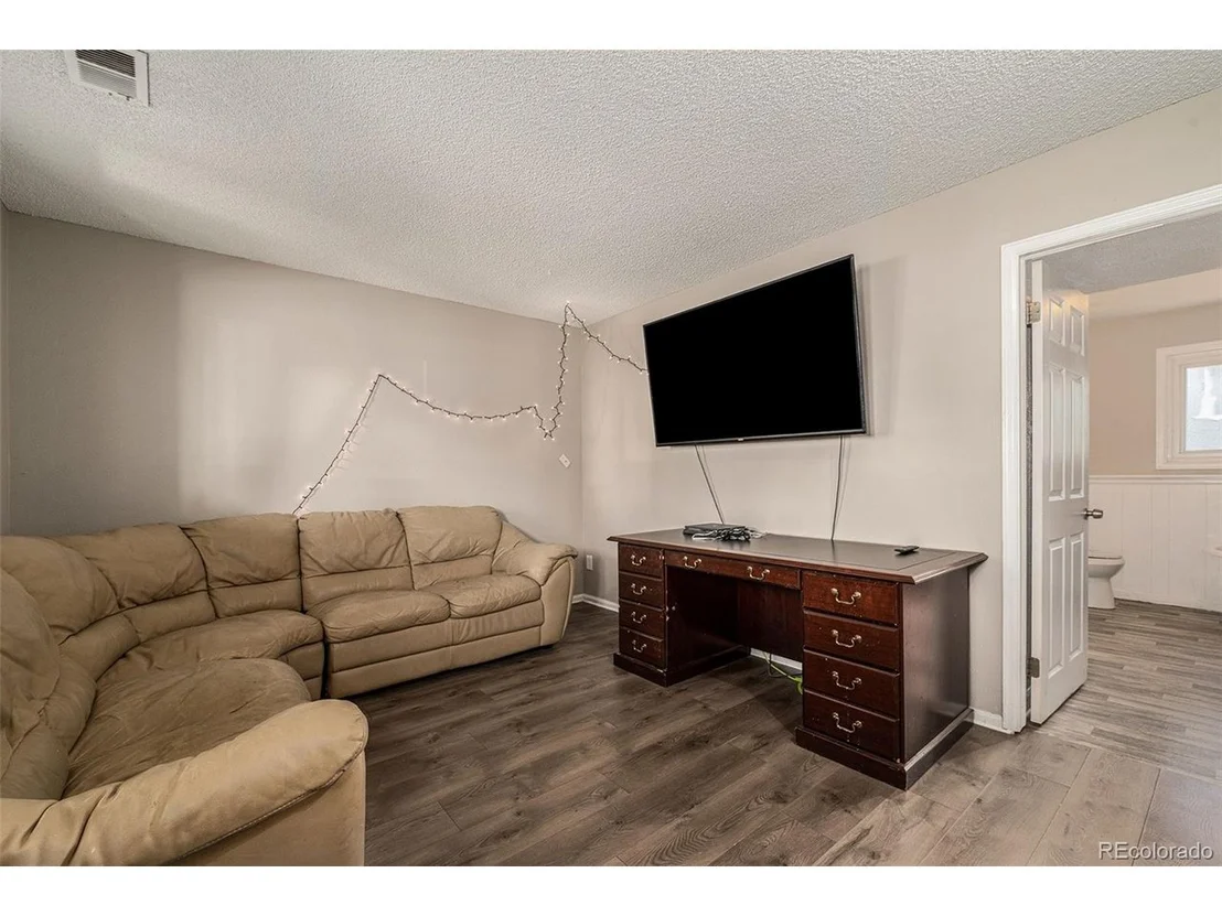 Photo of 15121 Mitchell Pl