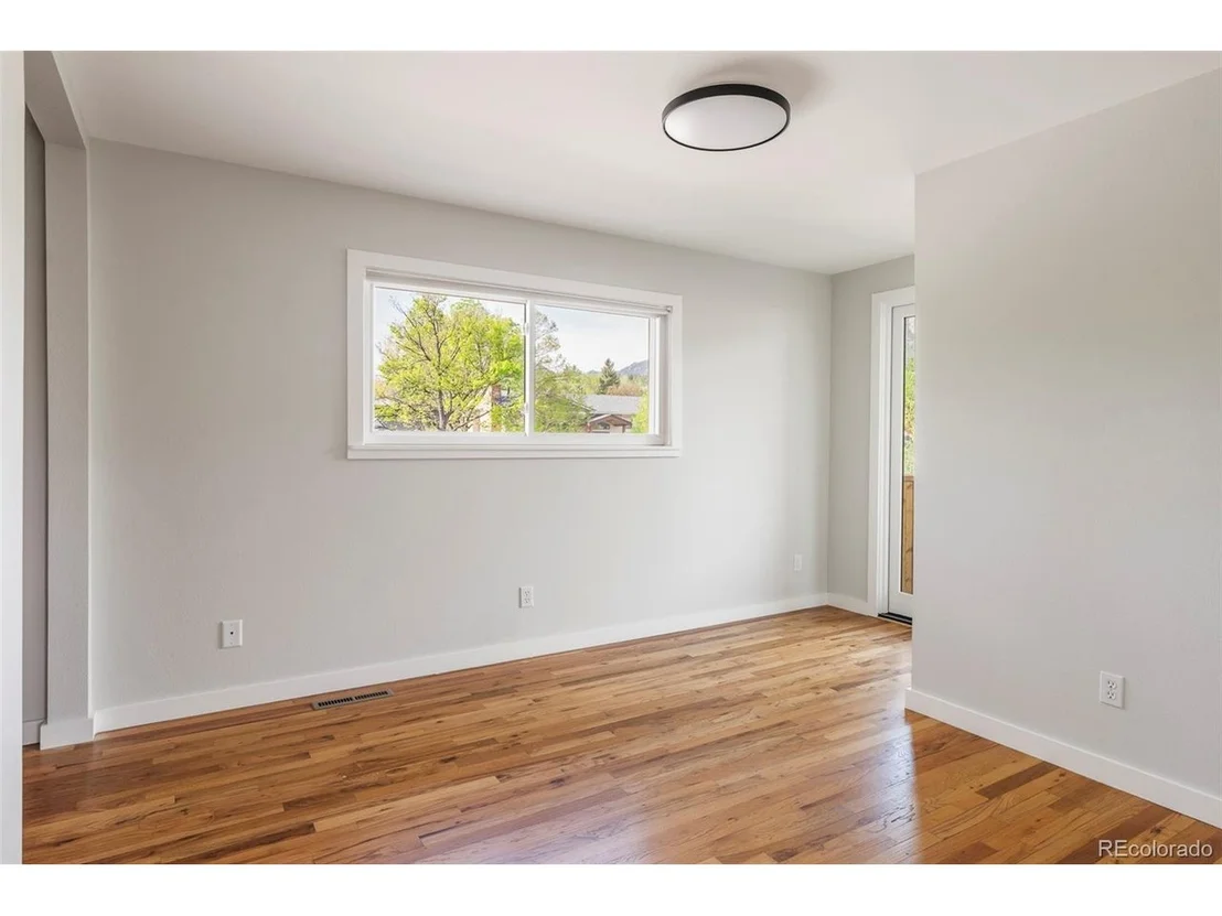 Photo of 2895 Emerson Ave
