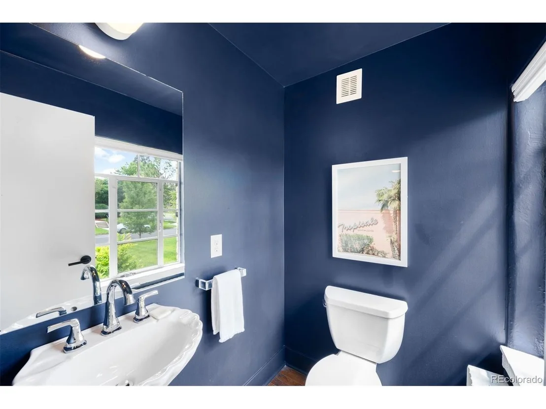 Photo of 2383 Jasmine St