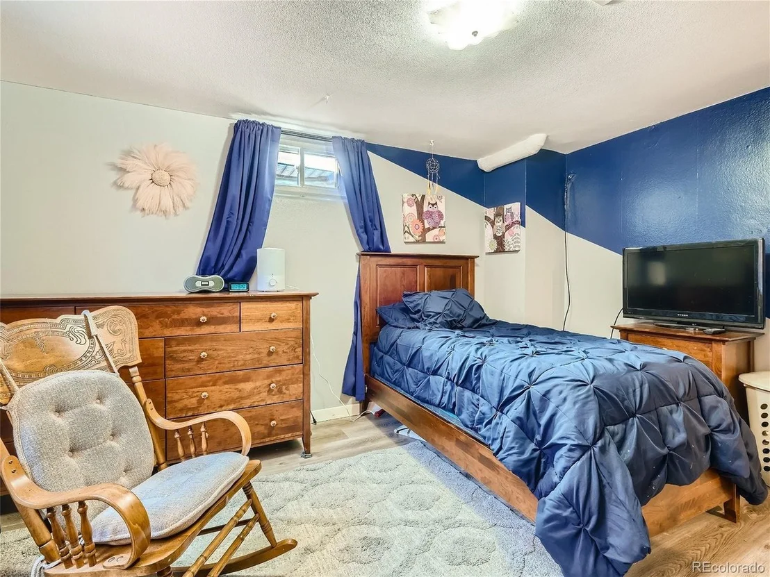 Photo of 2111 Glenfair Dr