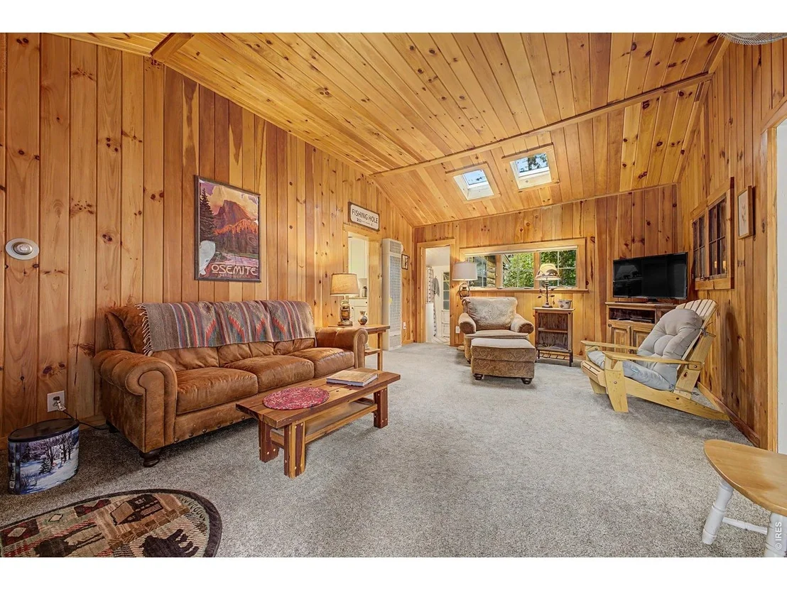 Photo of 259 Riverside Dr