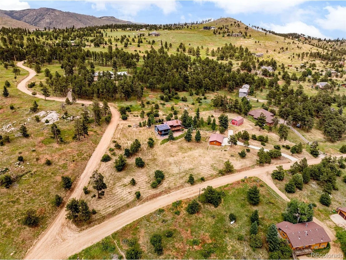 Photo of 1414 Mountain Pines Rd