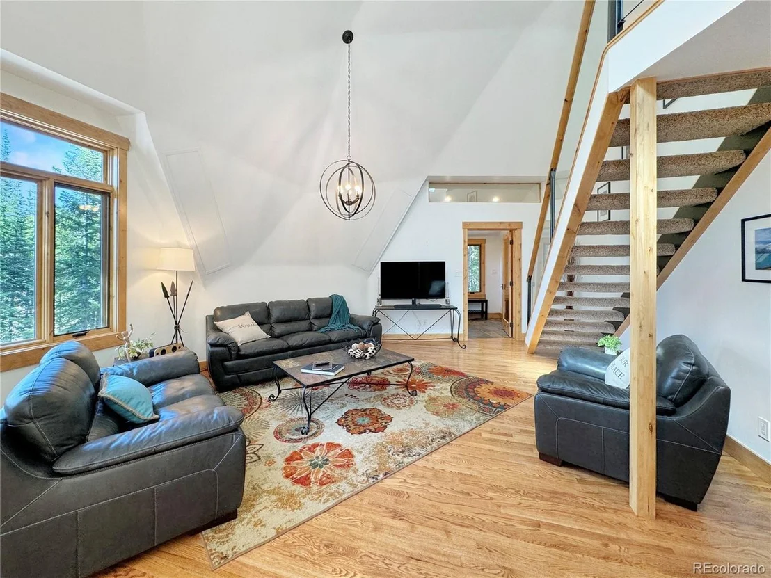 Photo of 230 Balsh Blvd