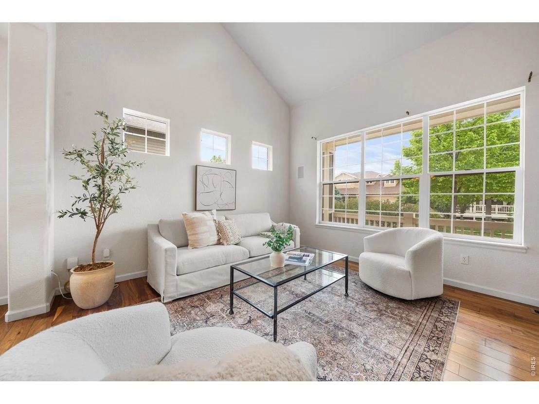 Photo of 3832 Observatory Dr