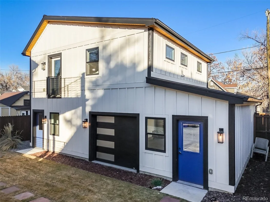 Photo of 3880 Sheridan Blvd