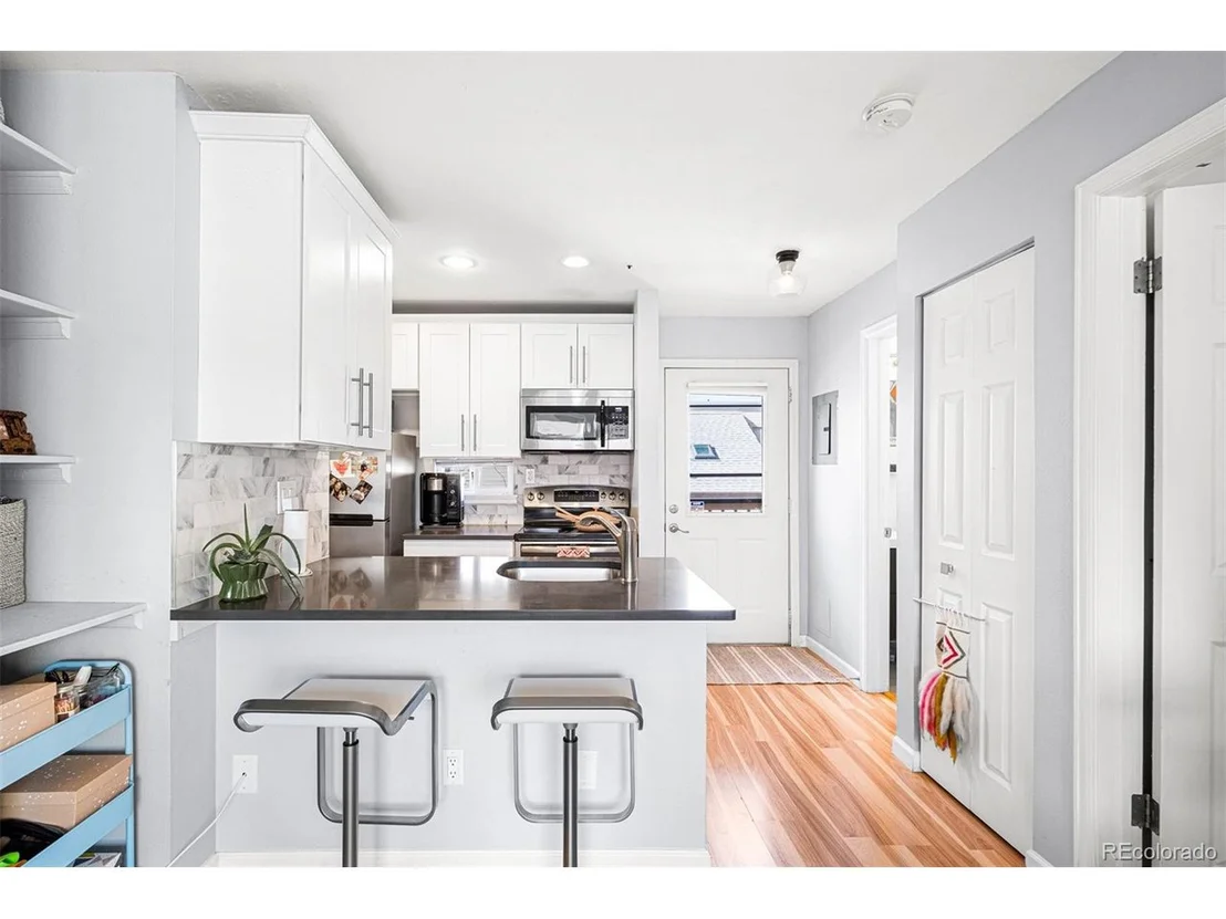 Photo of Unit 20 at 3025 Broadway St