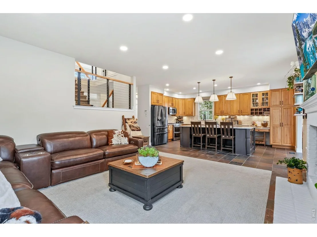 Photo of 2037 River West Dr