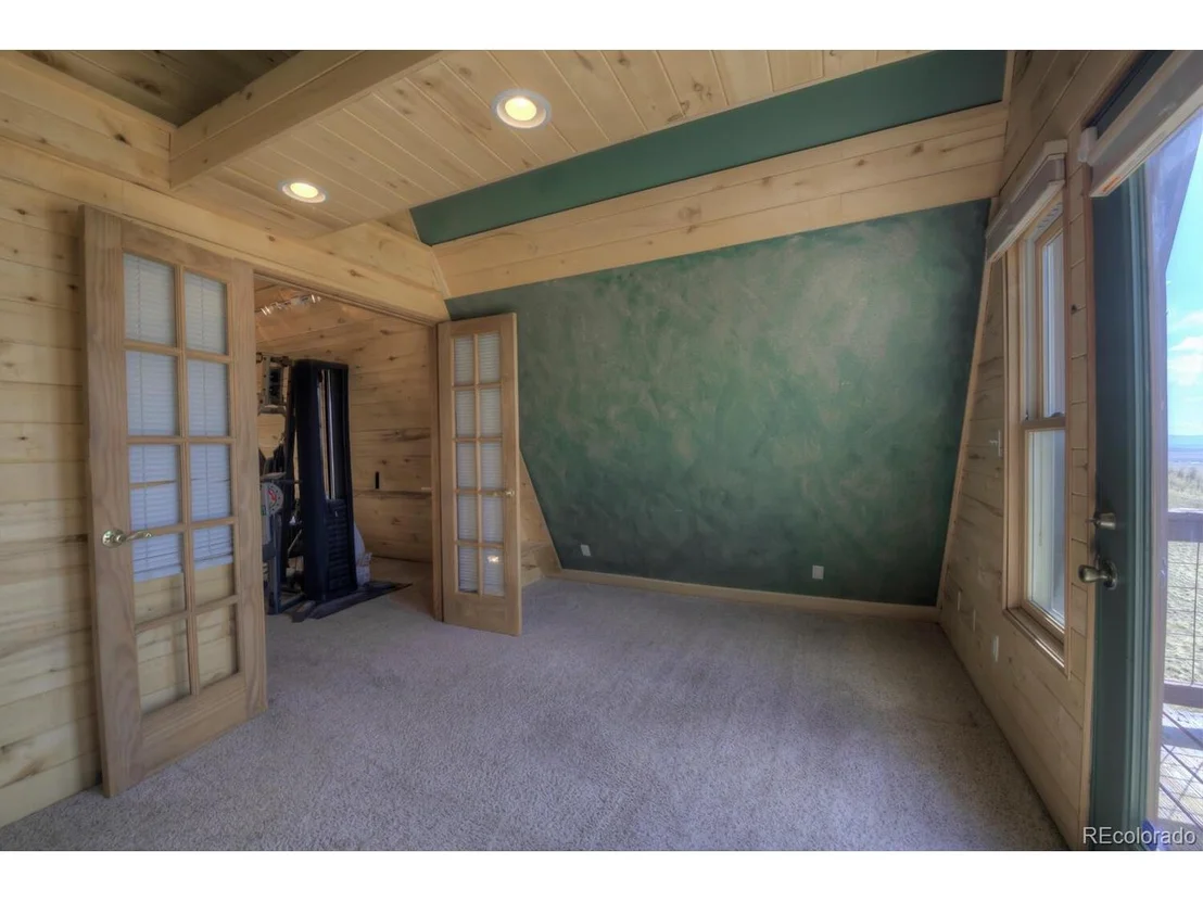 Photo of 257 Round Hill Rd