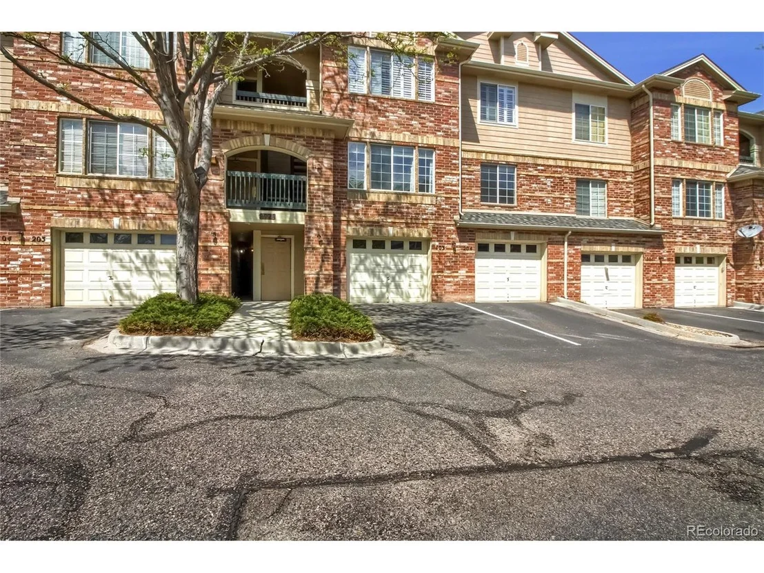 Photo of Unit 103 at 8976 Fox Dr