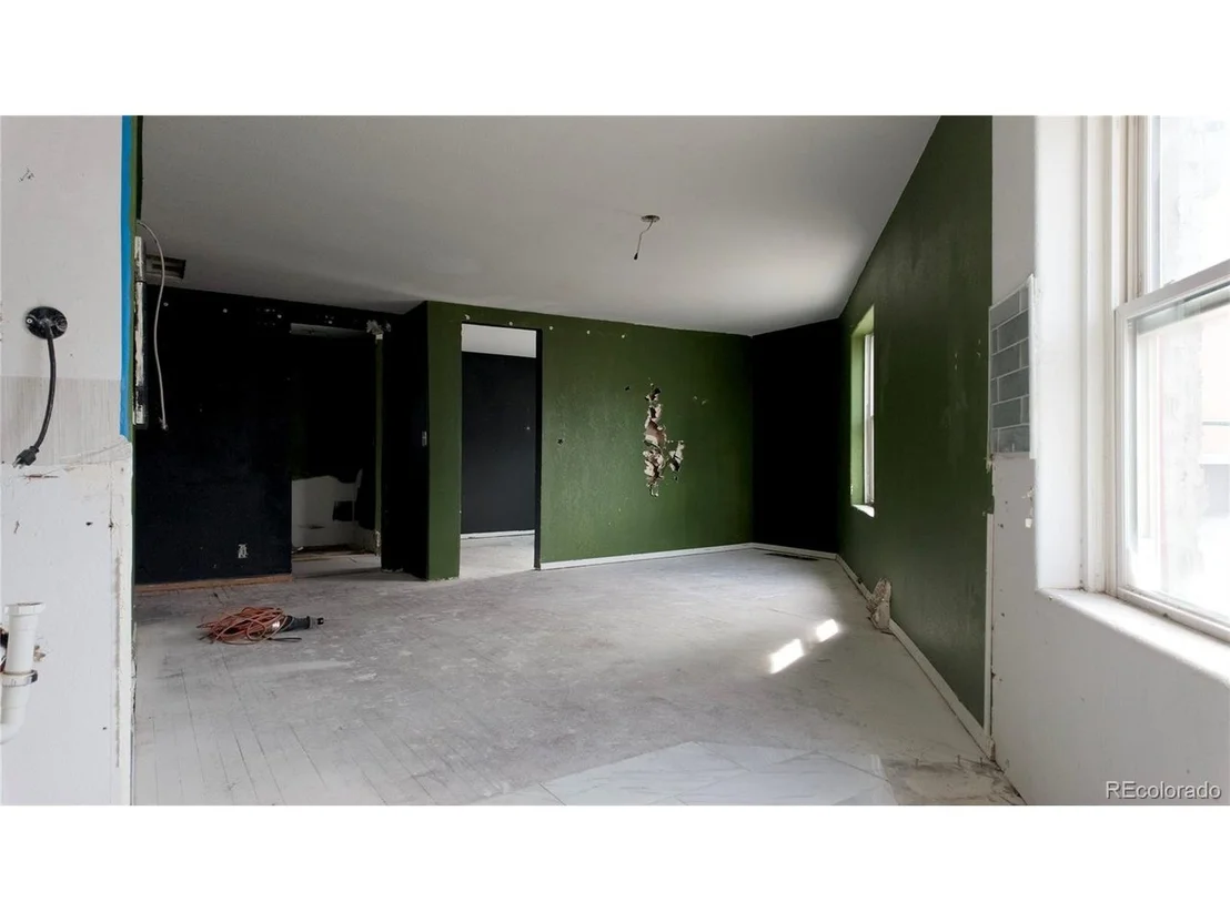 Photo of 2120 N Broadway