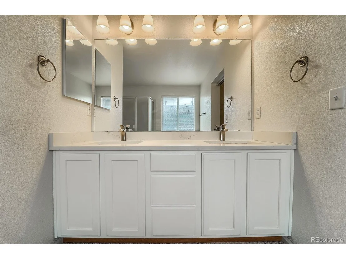 Photo of 2073 Mountain Iris Dr