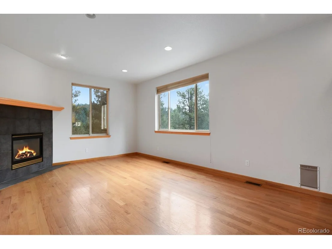 Photo of 3118 Moonshadow Ln