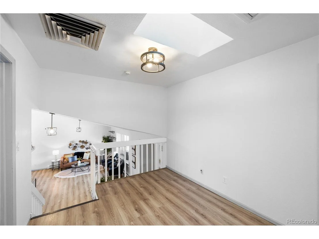 Photo of 453 N 9th Pl