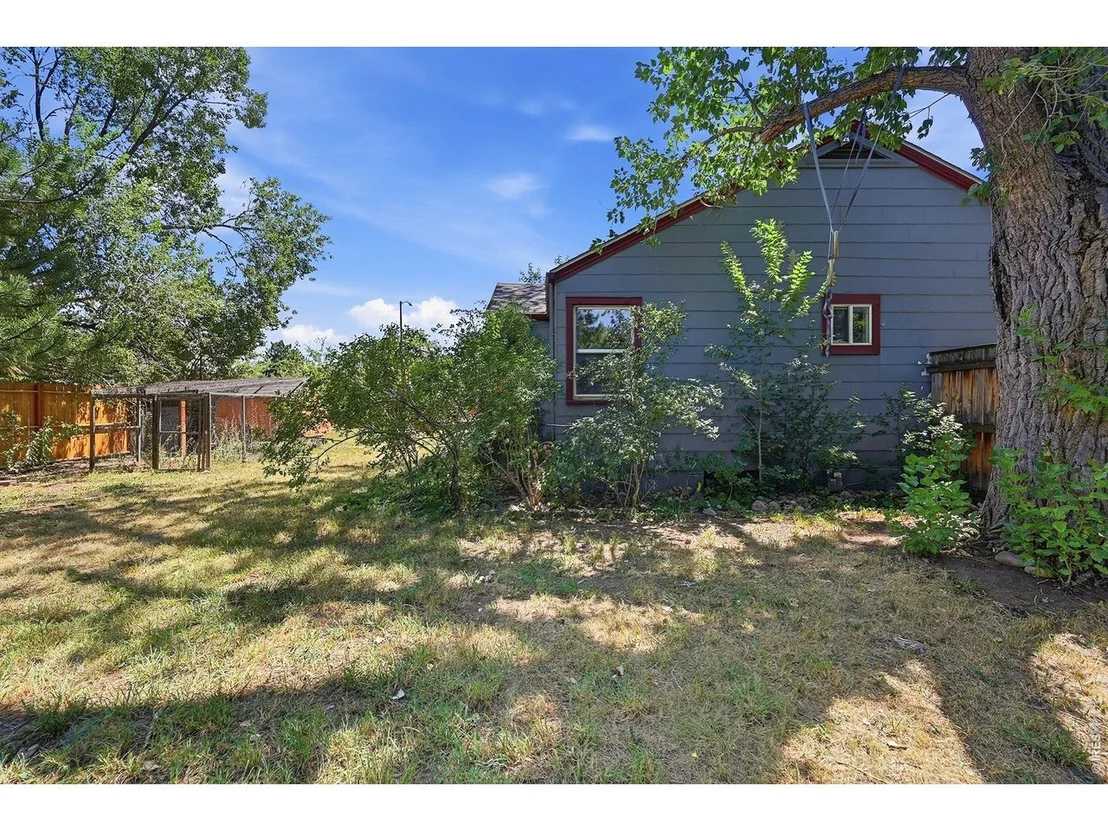 Photo of 1850 Iris Ave
