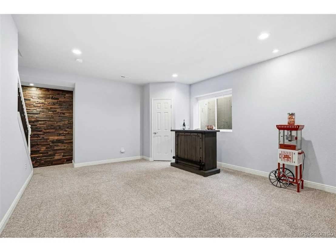 Photo of 3385 Traver Dr