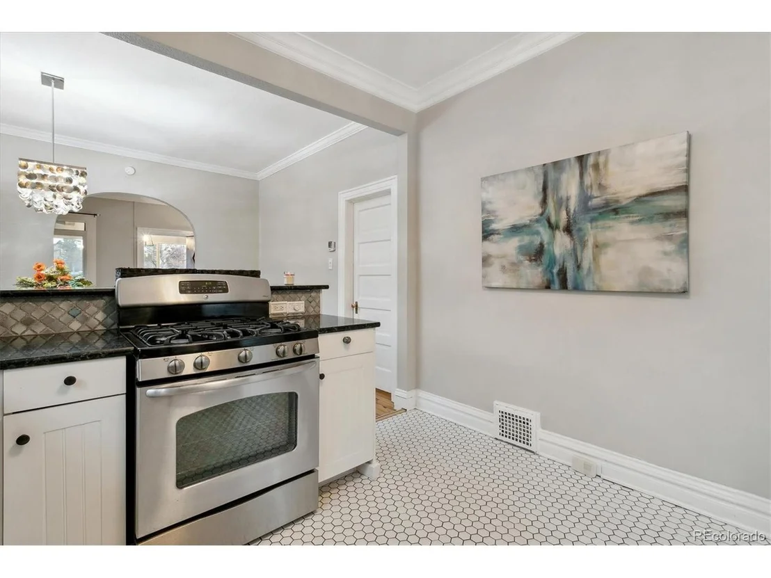 Photo of 1815 W 38th Ave