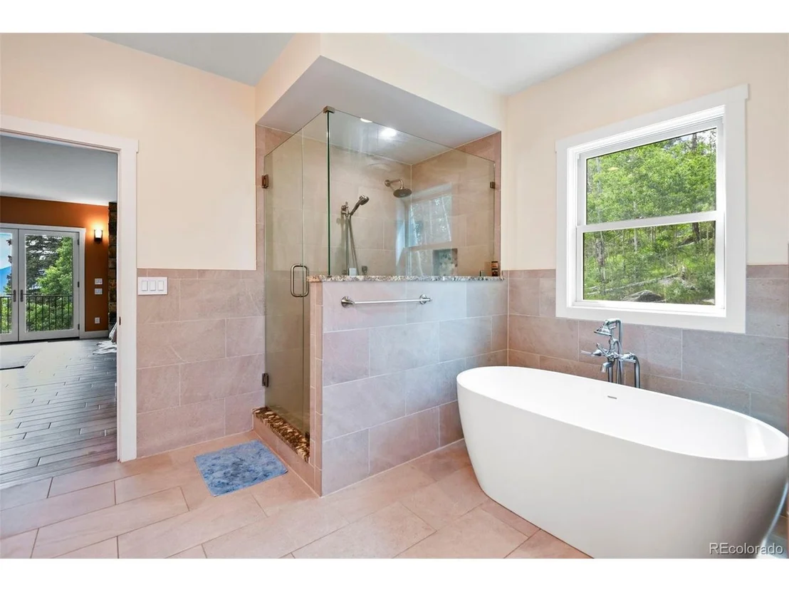 Photo of 1555 Three Peaks Rd