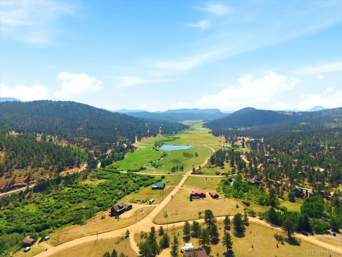 Photo of 277 Timbertop Rd