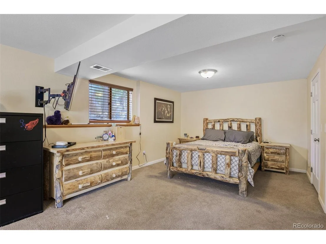 Photo of 1327 Bluebird Dr