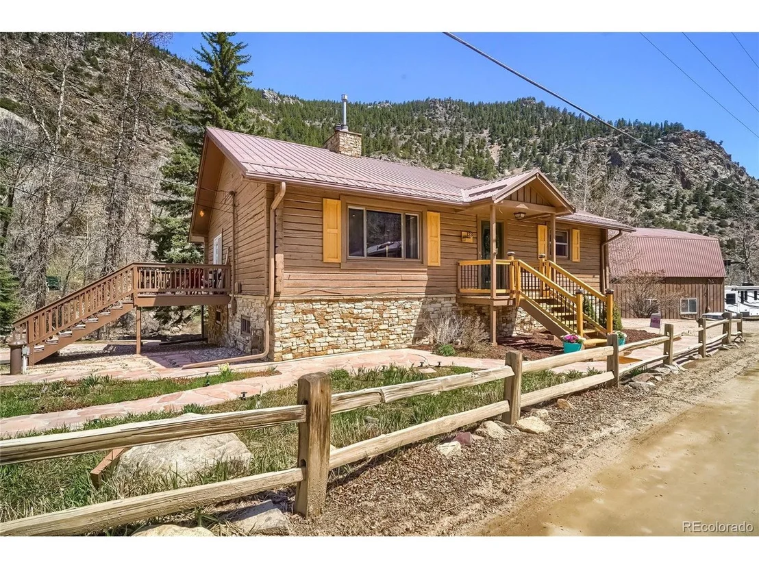 Photo of 123 Silver Lakes Dr