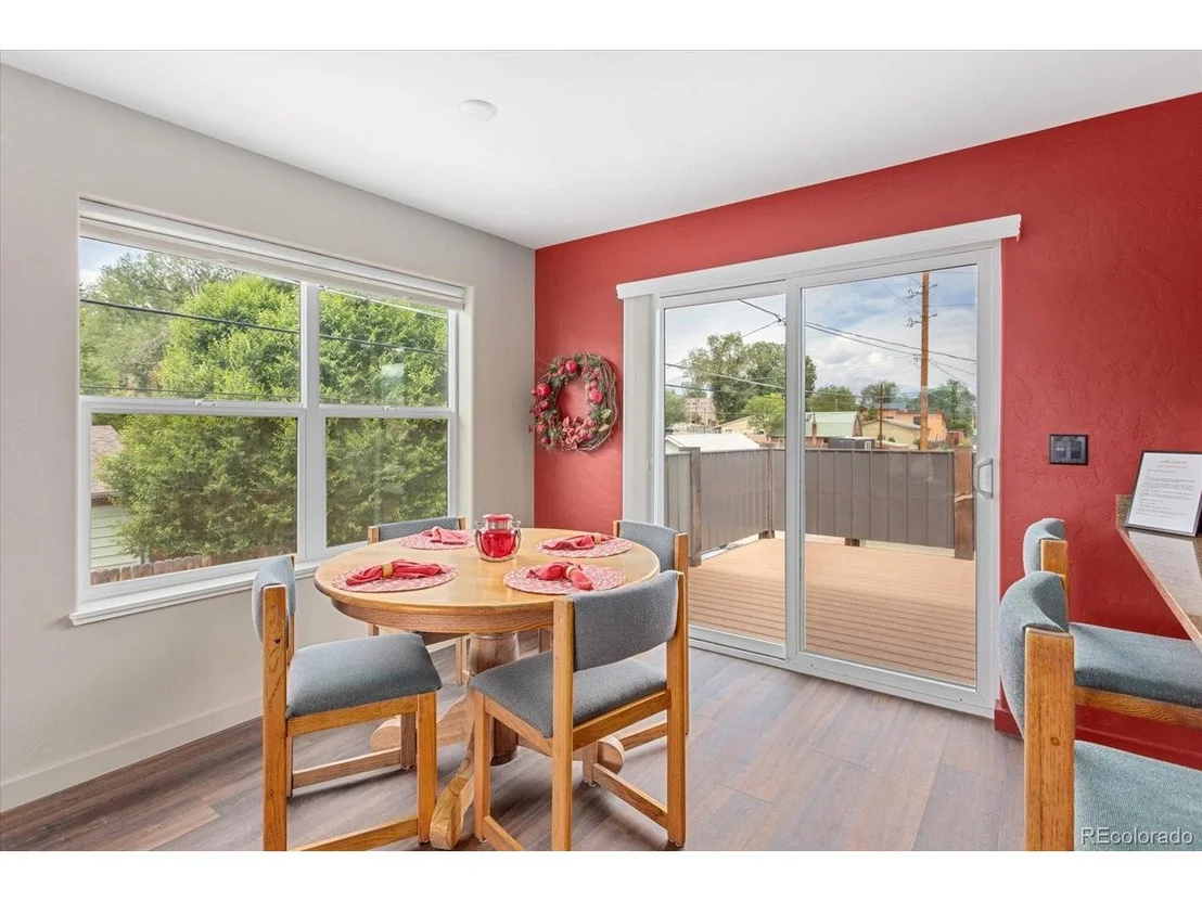Photo of 539 W 2nd St