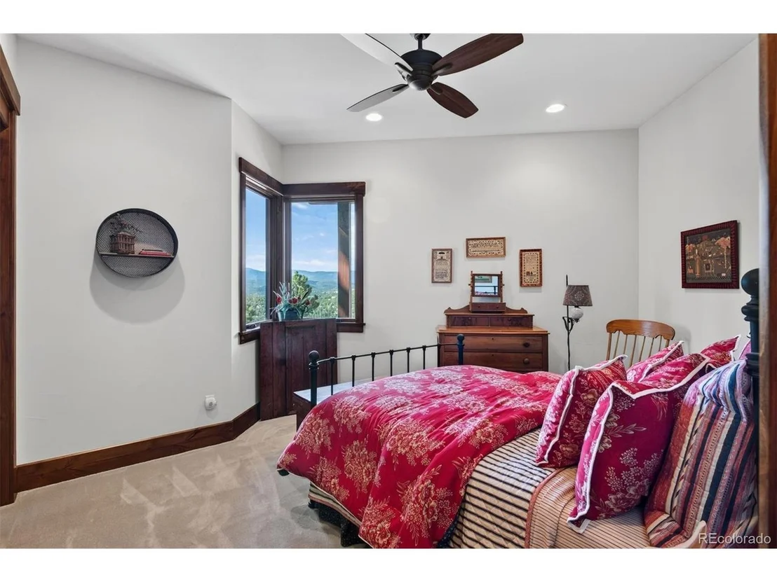 Photo of 1028 Blue Grass Trl
