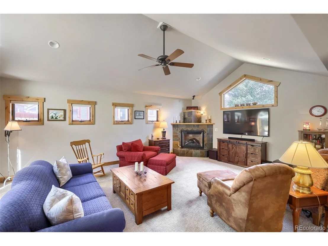 Photo of 460 W Coyote Dr