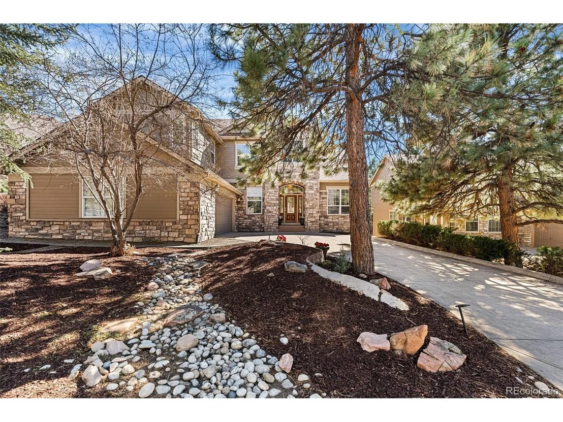 Photo of 952 Greenridge Ln