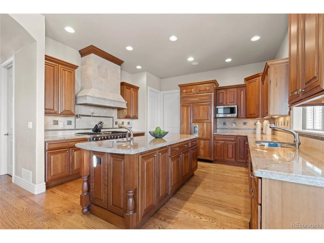 Photo of 8737 Ridgepoint Dr