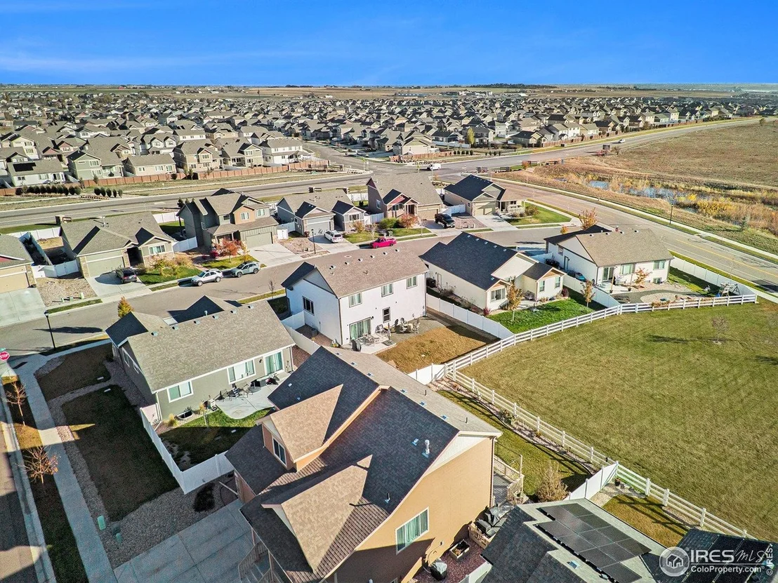 Photo of 985 Axis Dr
