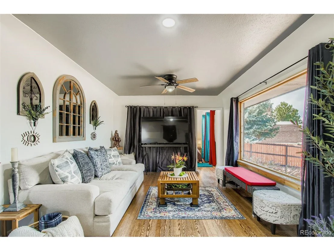 Photo of 9570 Grandview Ave