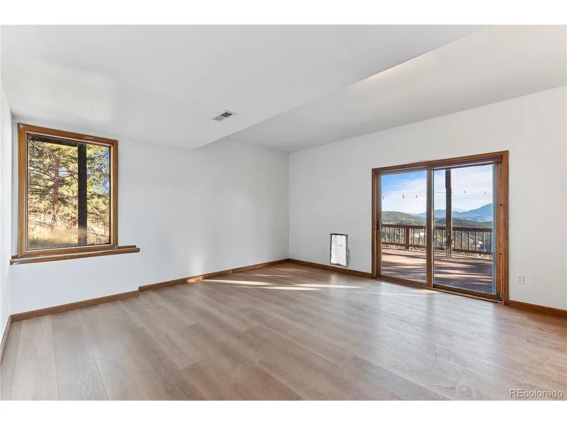 Photo of 31437 Evans View Ln