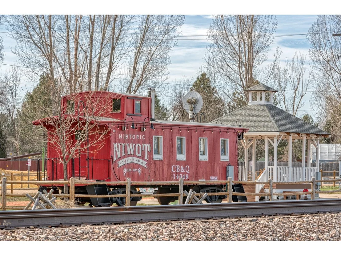 Photo of 6686 Apache Ct