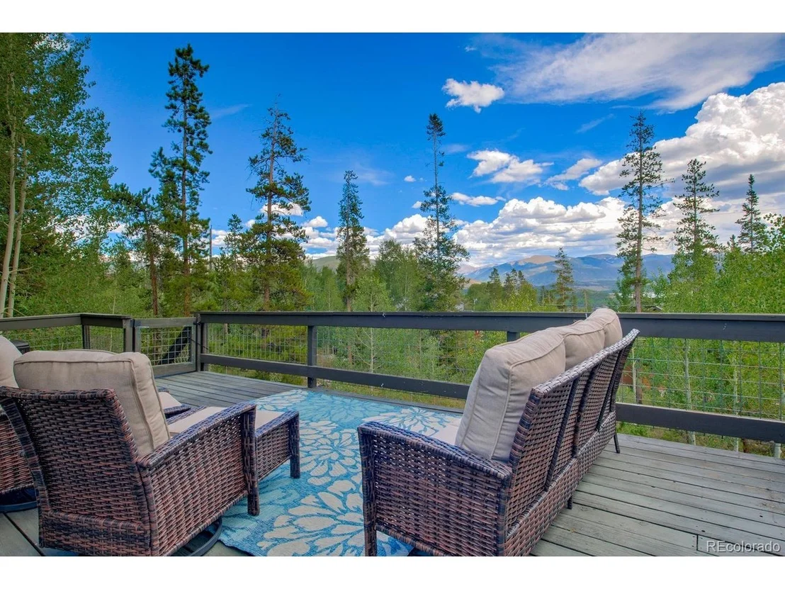 Photo of 102 Thimbleberry Way