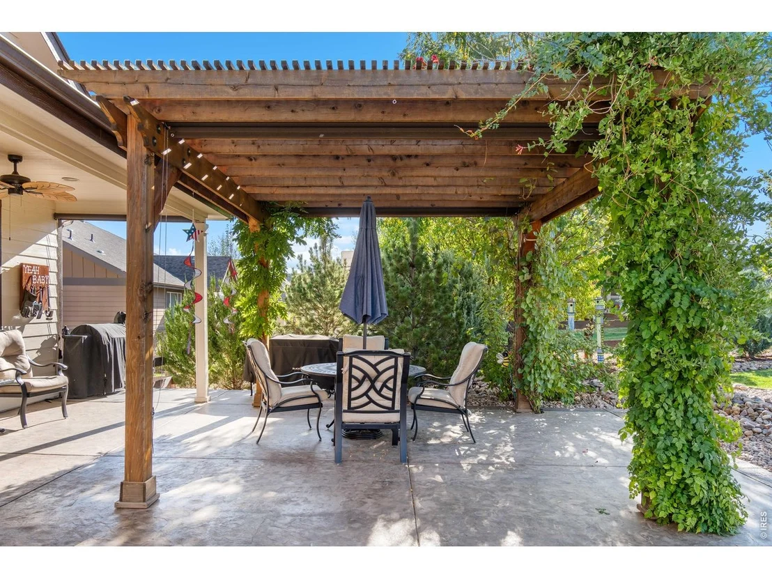 Photo of 2047 Bayfront Dr
