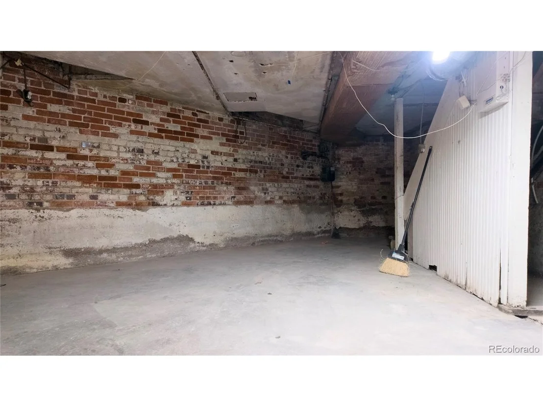 Photo of 2120 N Broadway
