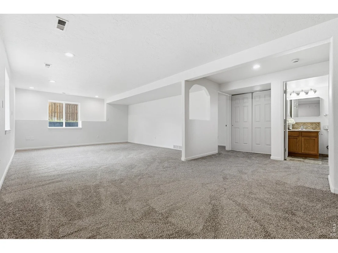 Photo of 2525 50th Ave