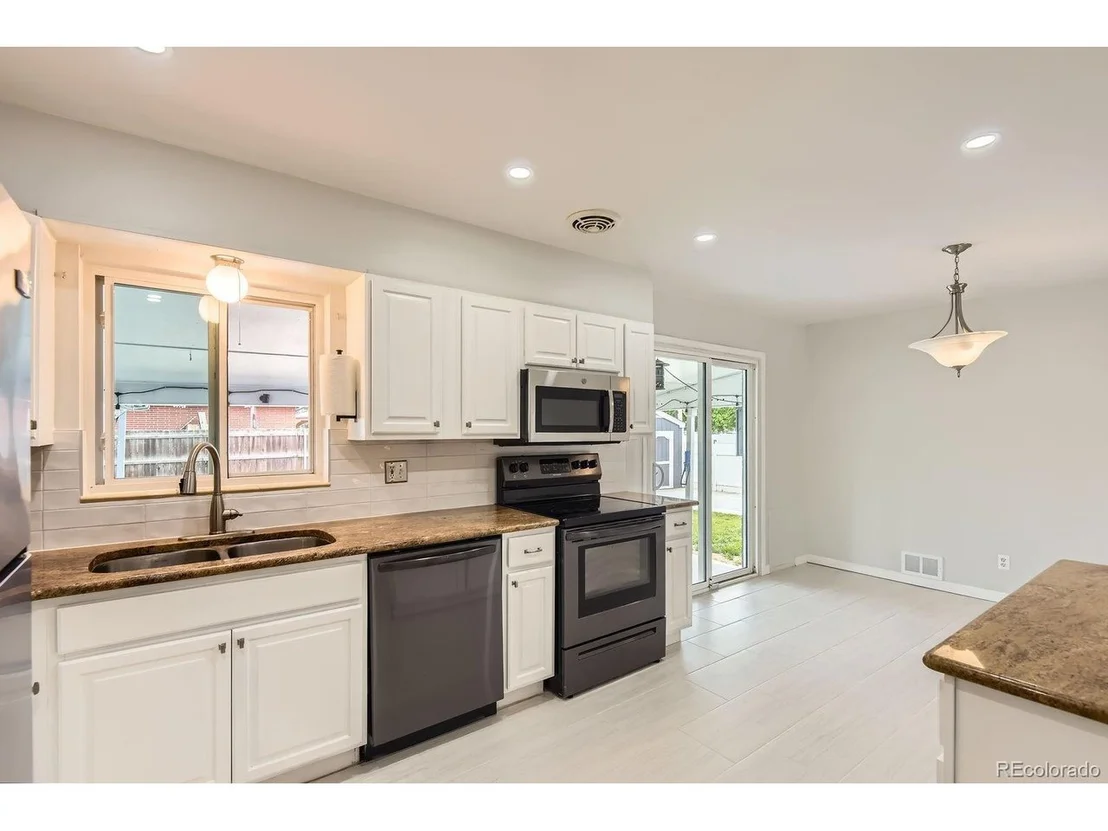 Photo of 5150 W Colgate Pl