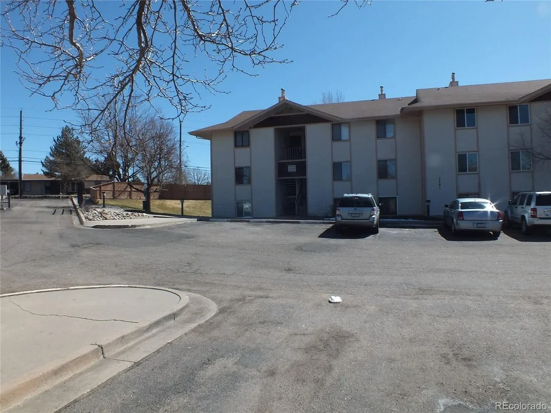 Photo of Unit 1008 at 2201 Sable Blvd